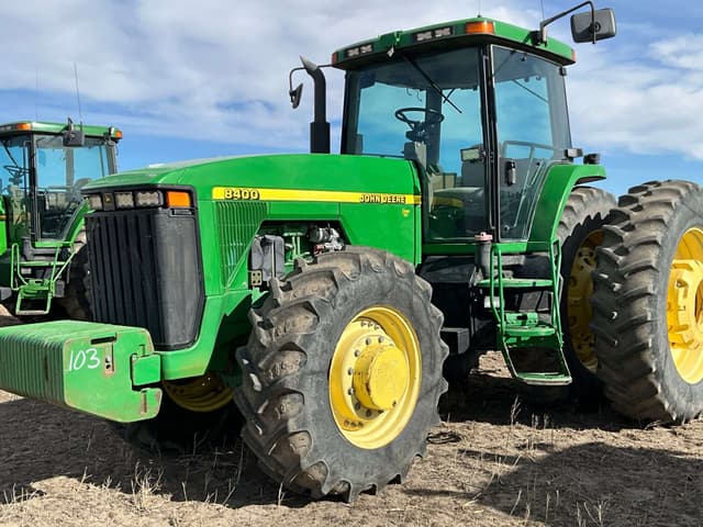 Image of John Deere 8400 equipment image 1