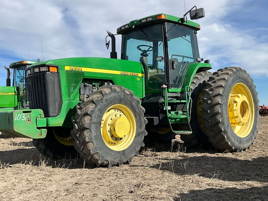 Image of John Deere 8400 Primary image