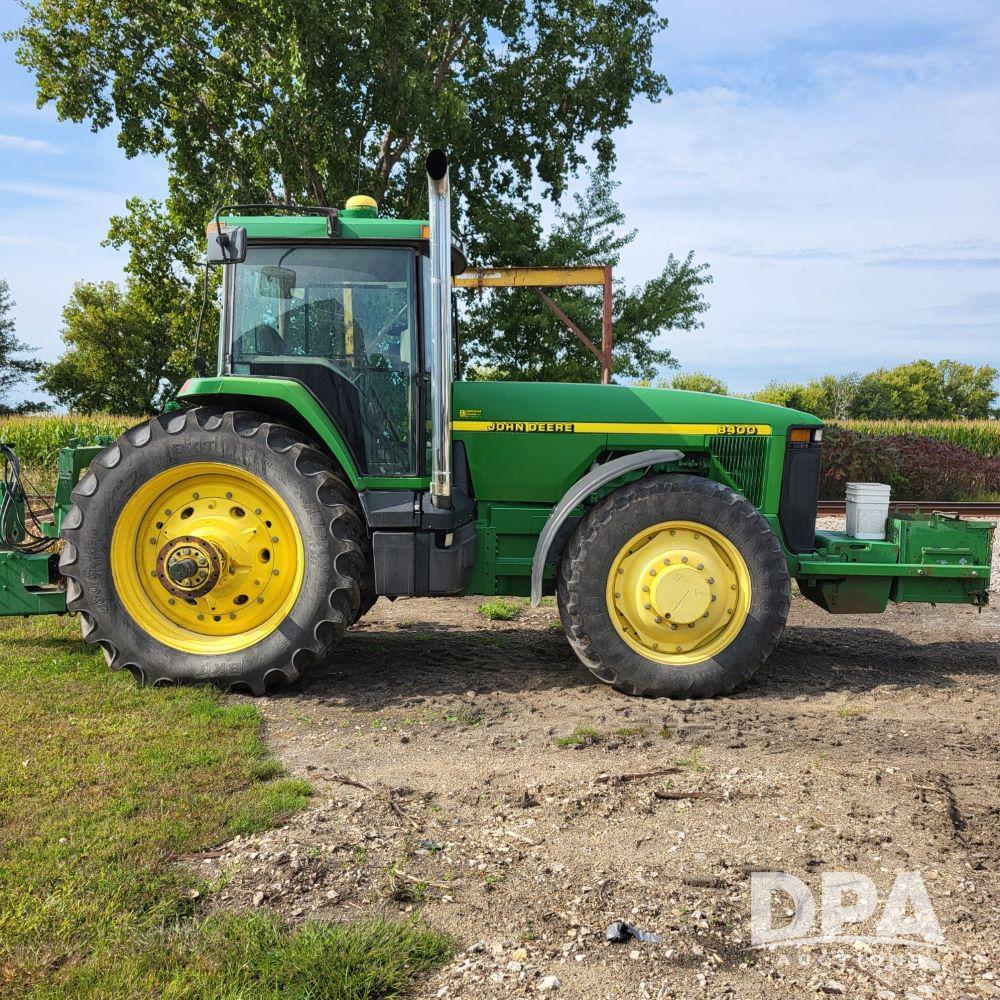 Image of John Deere 8400 Primary image