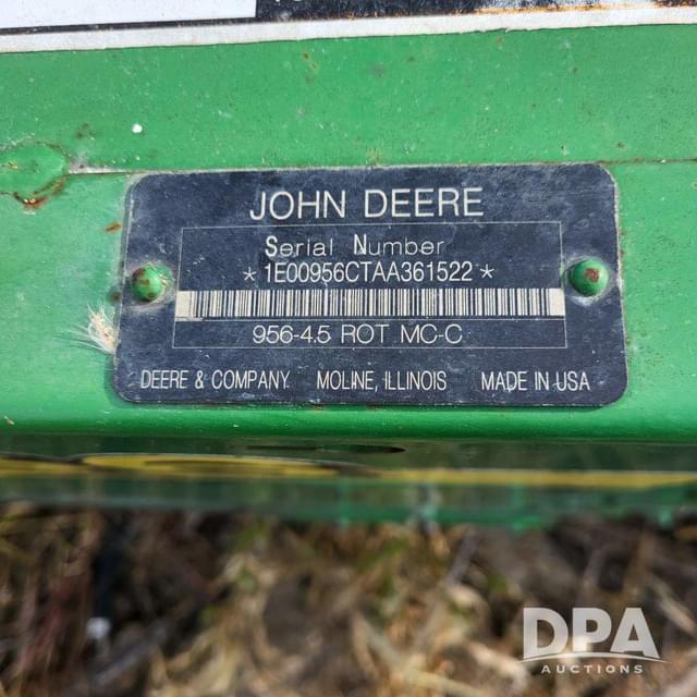 Image of John Deere 8400 equipment image 4