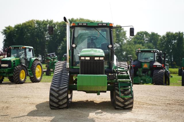 Image of John Deere 8400T equipment image 1