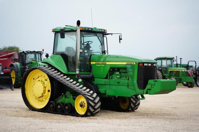 Image of John Deere 8400T equipment image 2