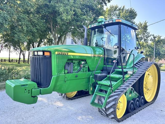 Image of John Deere 8400T equipment image 1