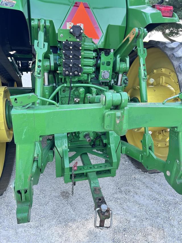 Image of John Deere 8400T equipment image 3