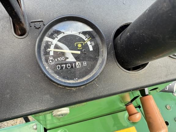 Image of John Deere 855 equipment image 4