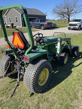 Image of John Deere 855 equipment image 2