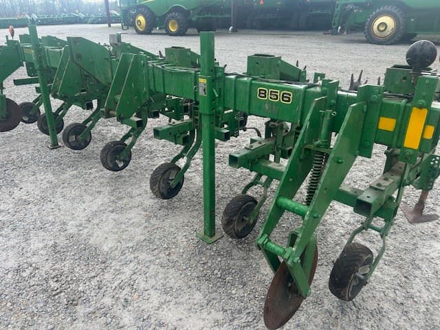 Image of John Deere 856 equipment image 3