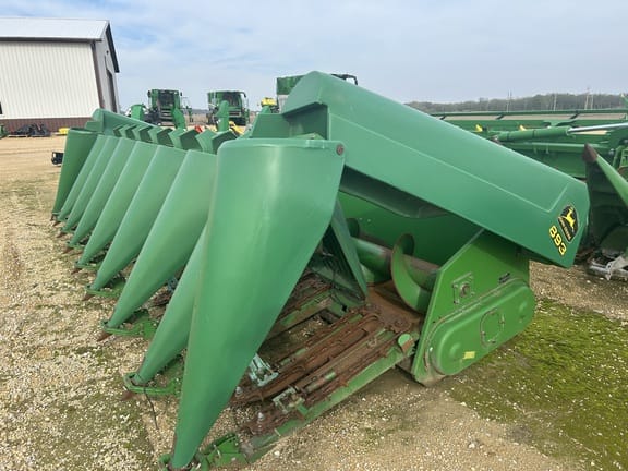 1997 John Deere 893 Image