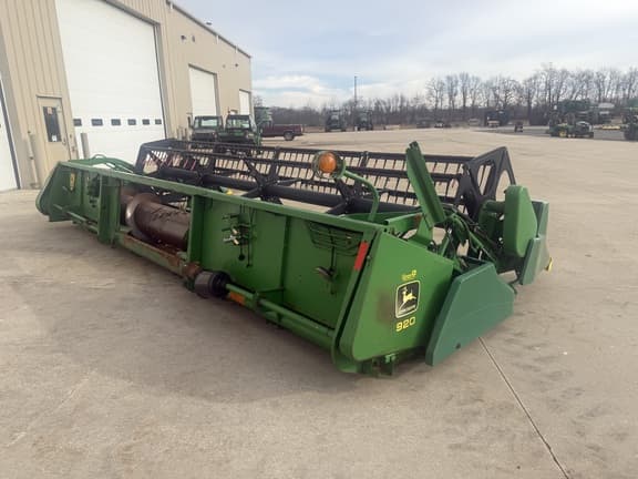 Image of John Deere 920 equipment image 2