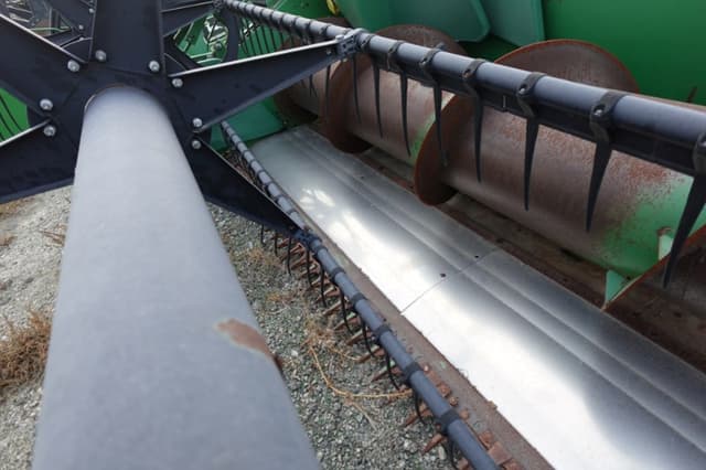 Image of John Deere 920 equipment image 4