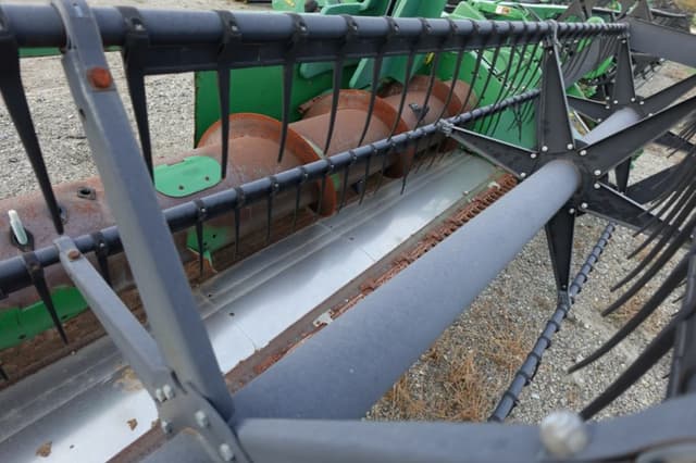 Image of John Deere 920 equipment image 3