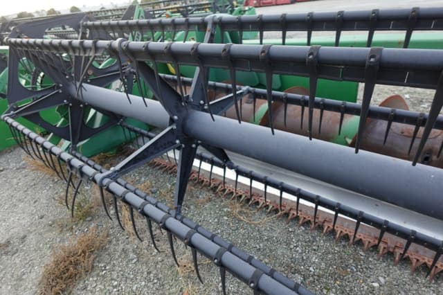 Image of John Deere 920 equipment image 1