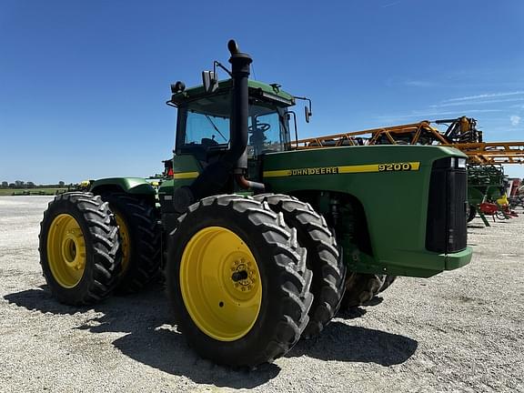 Image of John Deere 9200 equipment image 1