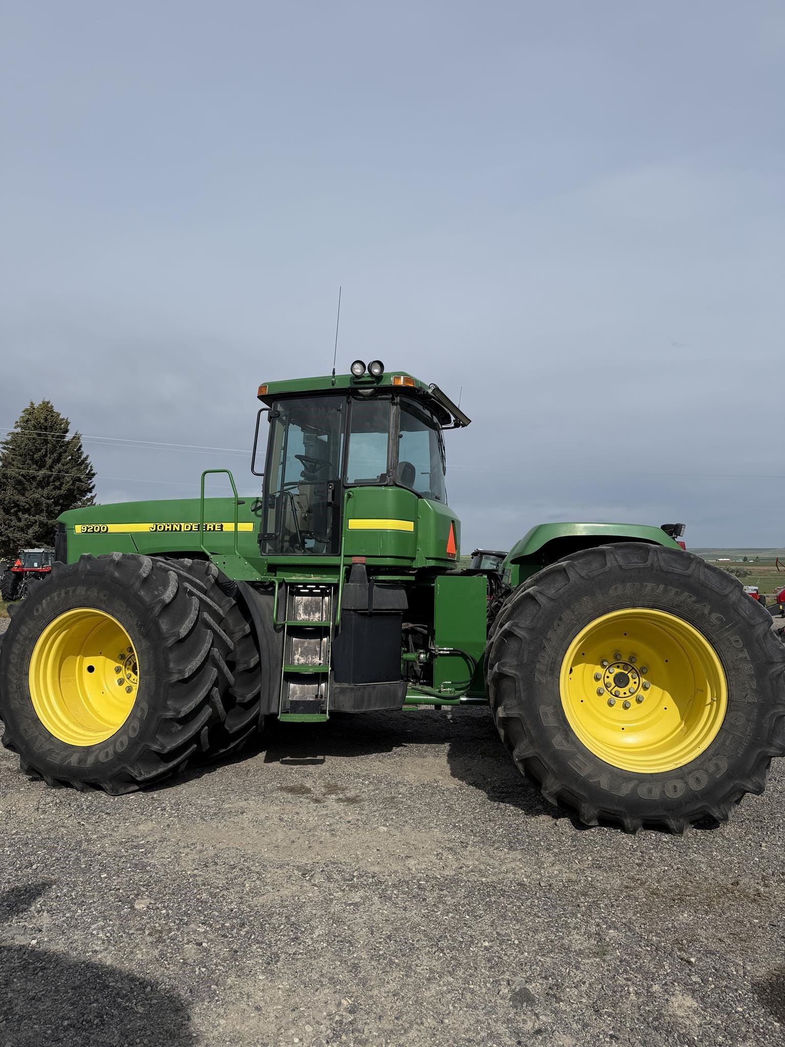 1997 John Deere 9200 Equipment Image0
