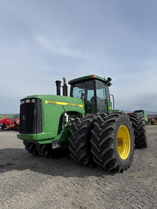 Image of John Deere 9200 equipment image 1