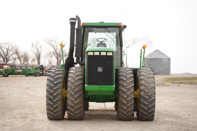 Image of John Deere 9200 equipment image 1