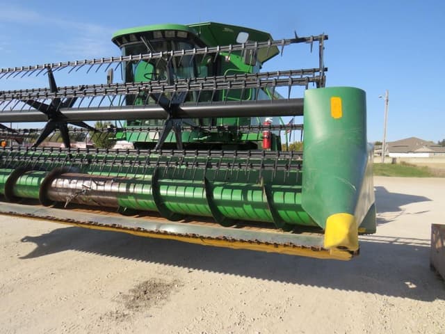 Image of John Deere 920F equipment image 1