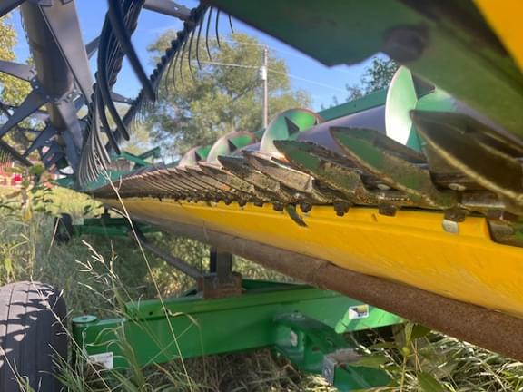 Image of John Deere 925 equipment image 2