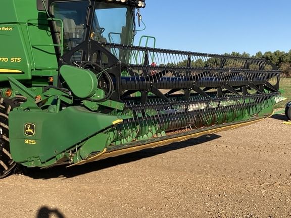 Main image John Deere 925F