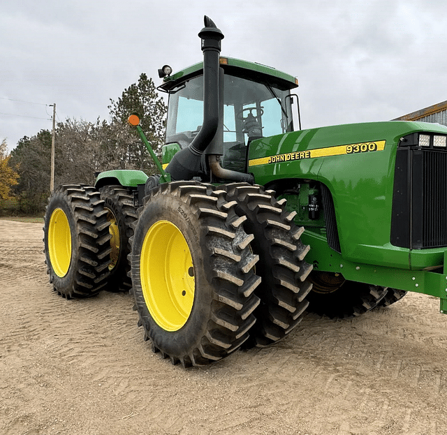 Image of John Deere 9300 equipment image 1