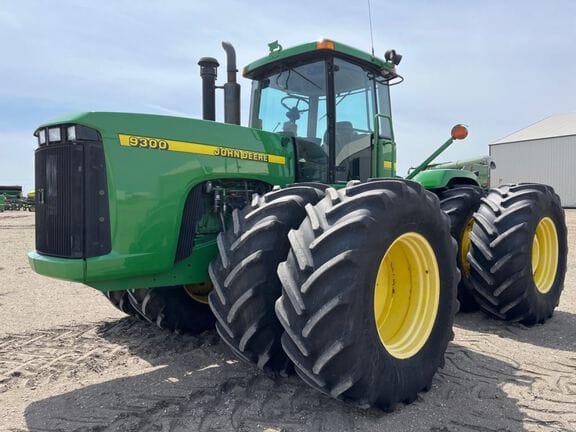 1997 John Deere 9300 Equipment Image0