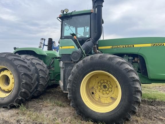 Image of John Deere 9300 equipment image 1