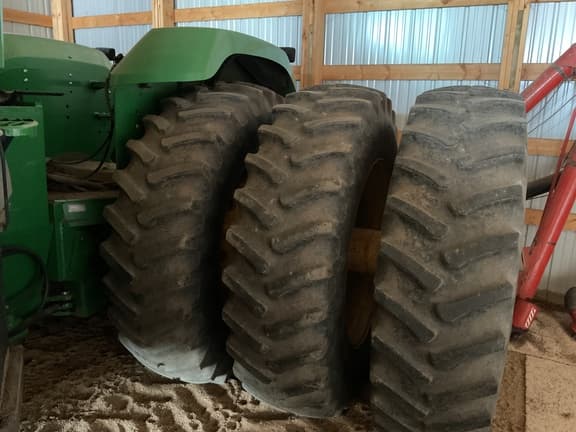 Image of John Deere 9400 equipment image 1