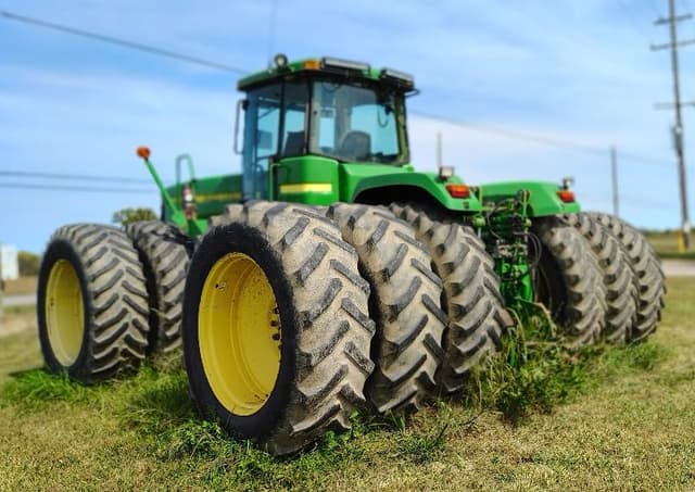 Image of John Deere 9400 equipment image 2