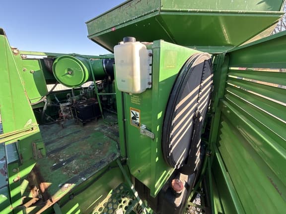 Image of John Deere 9500 equipment image 1