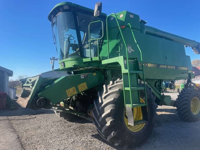 Image of John Deere SideHill 9500 equipment image 1