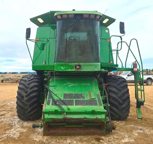 Image of John Deere 9600 equipment image 2