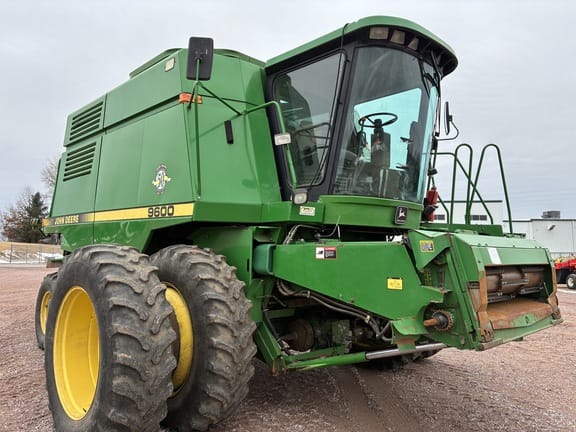 1997 John Deere 9600 Equipment Image0