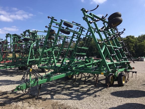 1997 John Deere 980 Equipment Image0