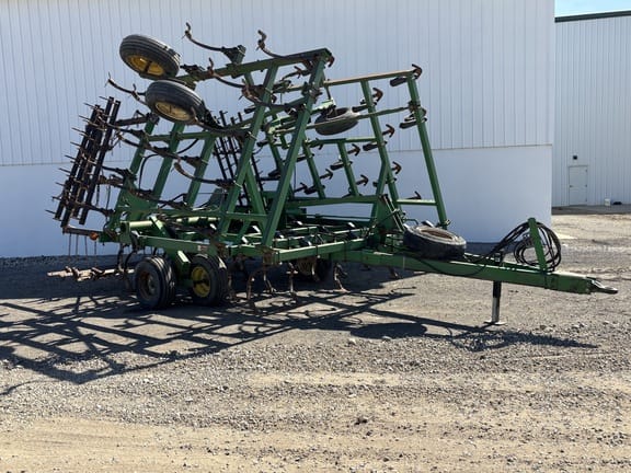 1997 John Deere 980 Equipment Image0