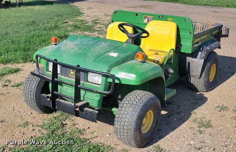 Main image John Deere Gator 4X2