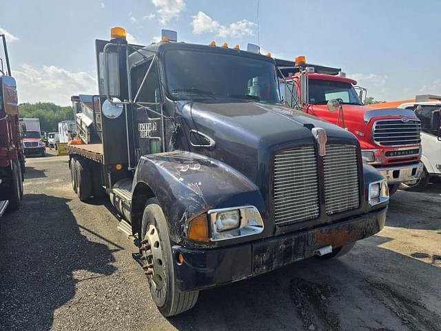 Image of Kenworth T300 equipment image 2