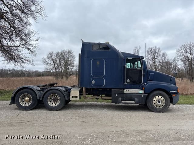 Image of Kenworth T600 equipment image 3