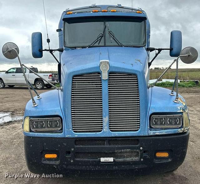 Image of Kenworth T600 equipment image 1