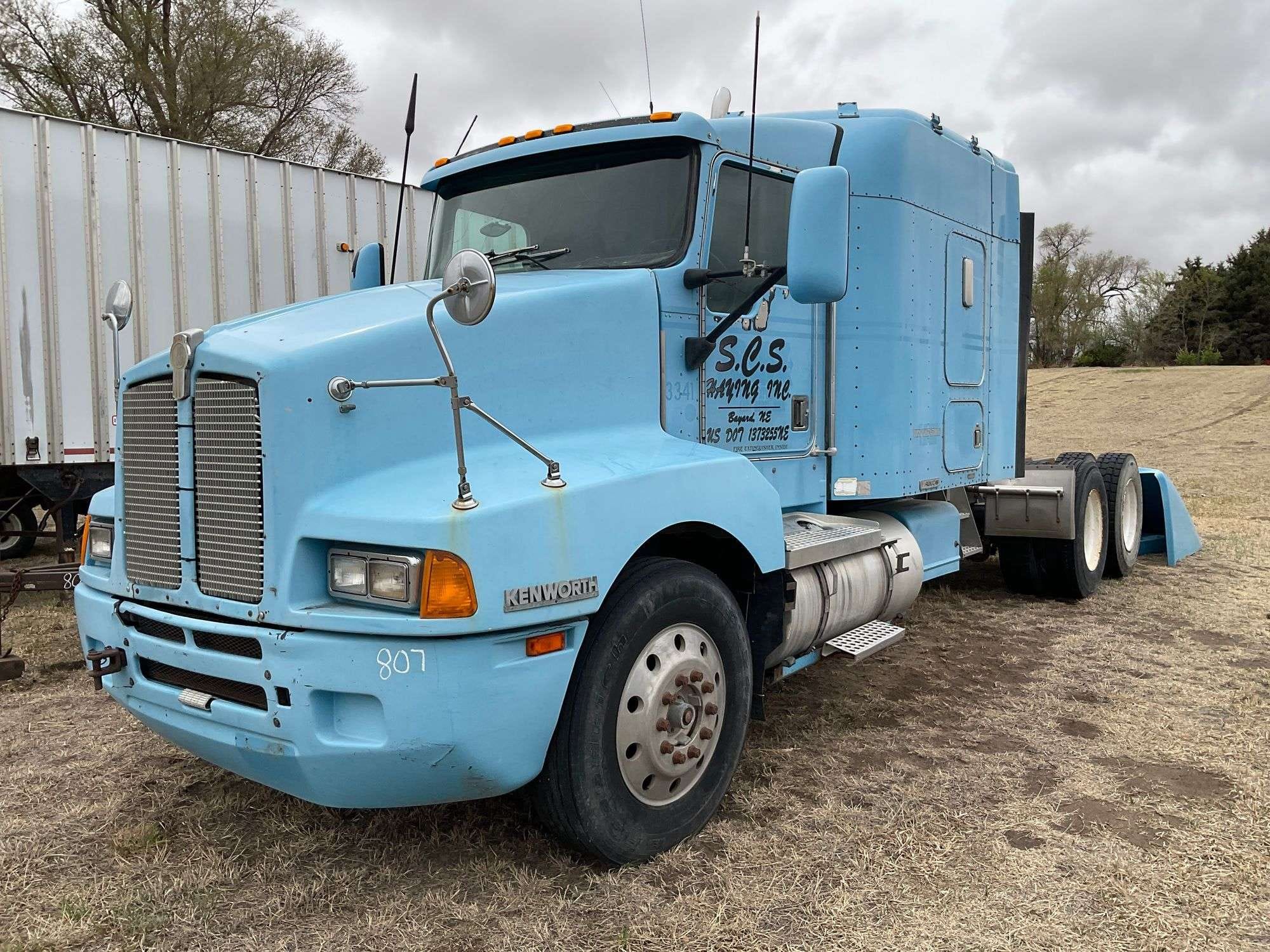 1997 Kenworth T600 Equipment Image0