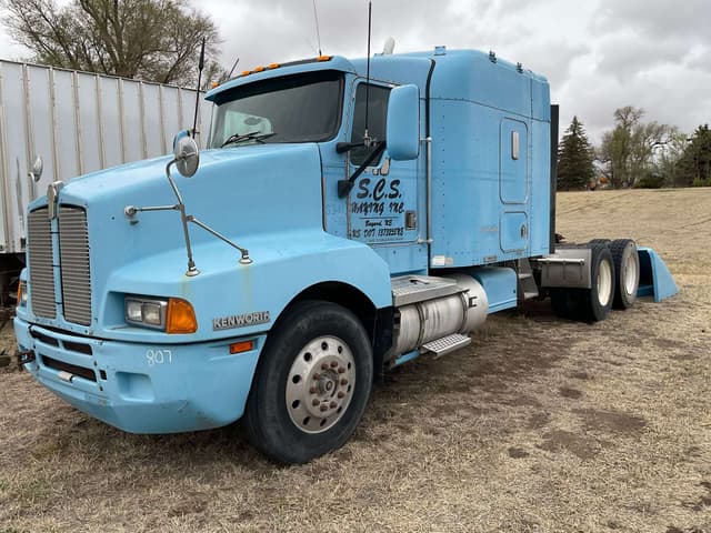 Image of Kenworth T600 equipment image 1