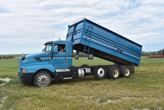 Image of Kenworth T600 equipment image 4