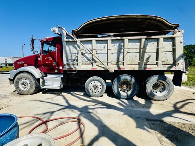 Image of Kenworth T800 equipment image 1