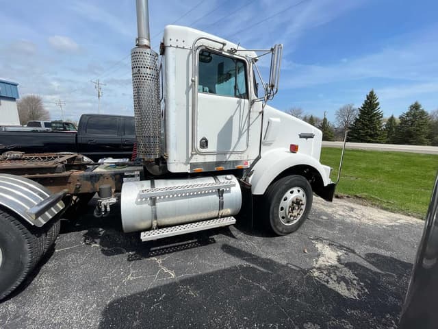 Image of Kenworth T800 equipment image 3