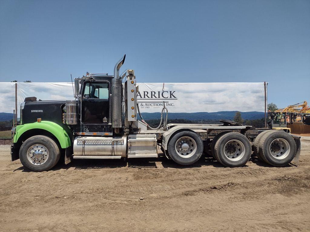 1997 Kenworth W900 Equipment Image0
