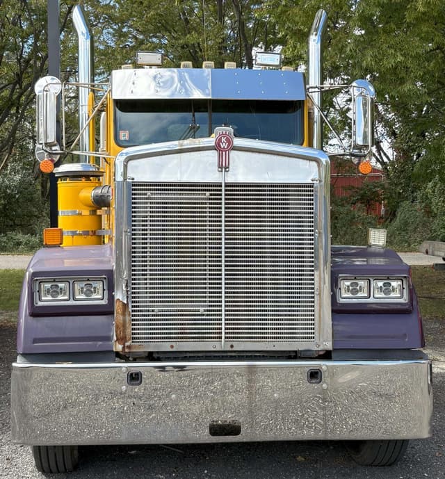 Image of Kenworth W900 equipment image 3