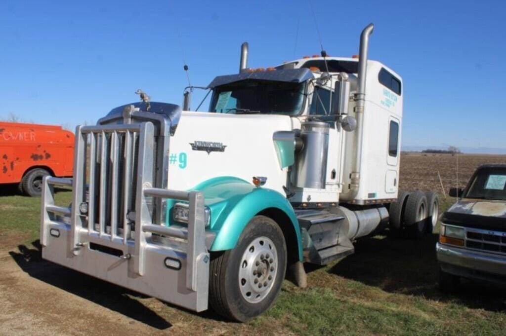 Main image Kenworth W900
