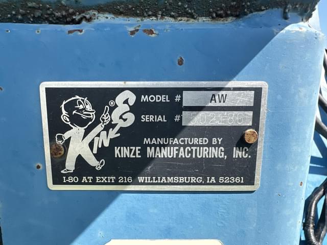 Image of Kinze 1040 equipment image 4