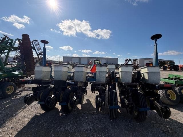 Image of Kinze 2000 equipment image 3