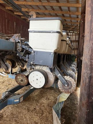 Image of Kinze 2500 equipment image 3