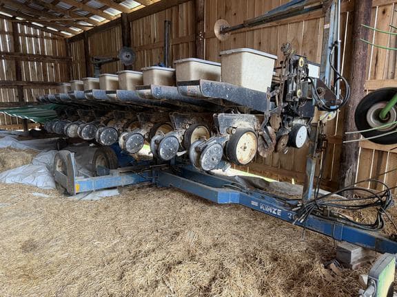 Image of Kinze 2500 Primary image